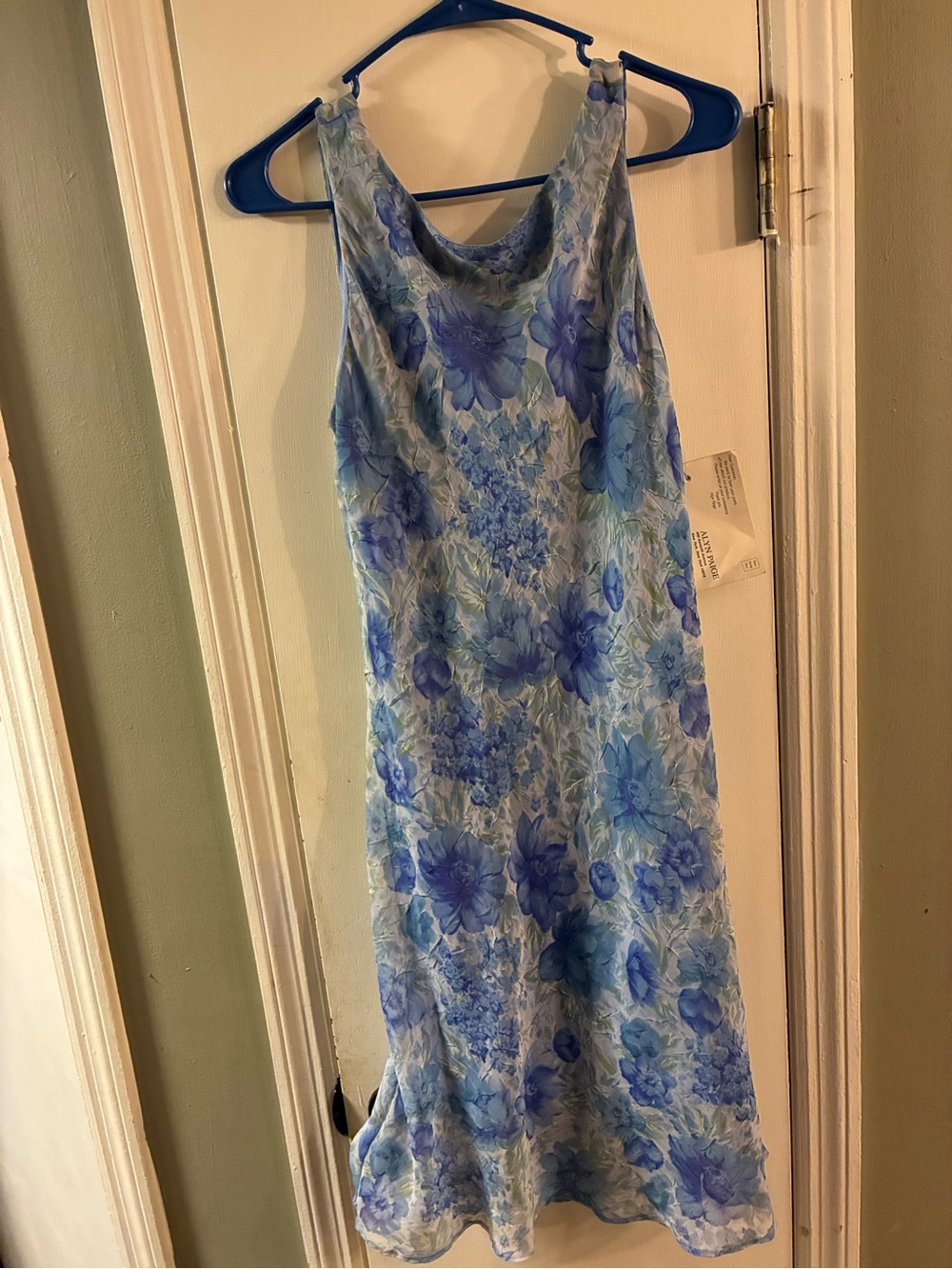 Alyn Paige Floral Dress Size 11/12 Sleeveless White/Blue Polyester Knee Length